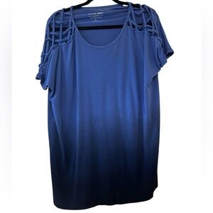 Torrid. Blue Fade cold shoulder tee. Lane Bryant. Size 2X